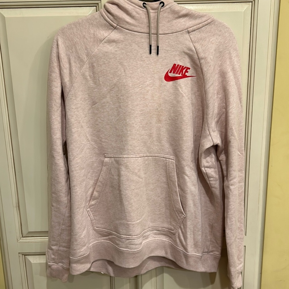 Pink woman’s (M) Nike Sweatshirt